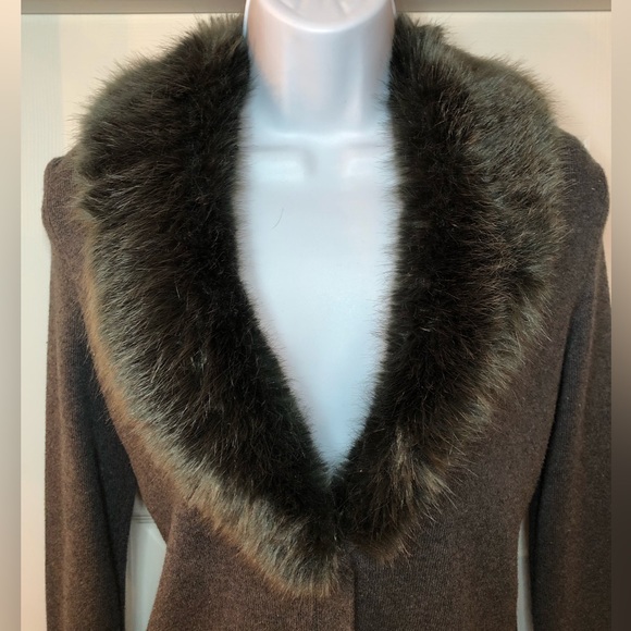 Banana Republic Fur-Trimmed Cardigan - Picture 4 of 6